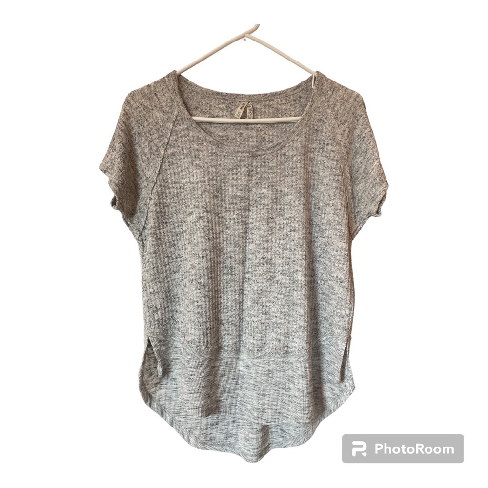 Mudd women’s short sleeve gray heathered shirt size XS